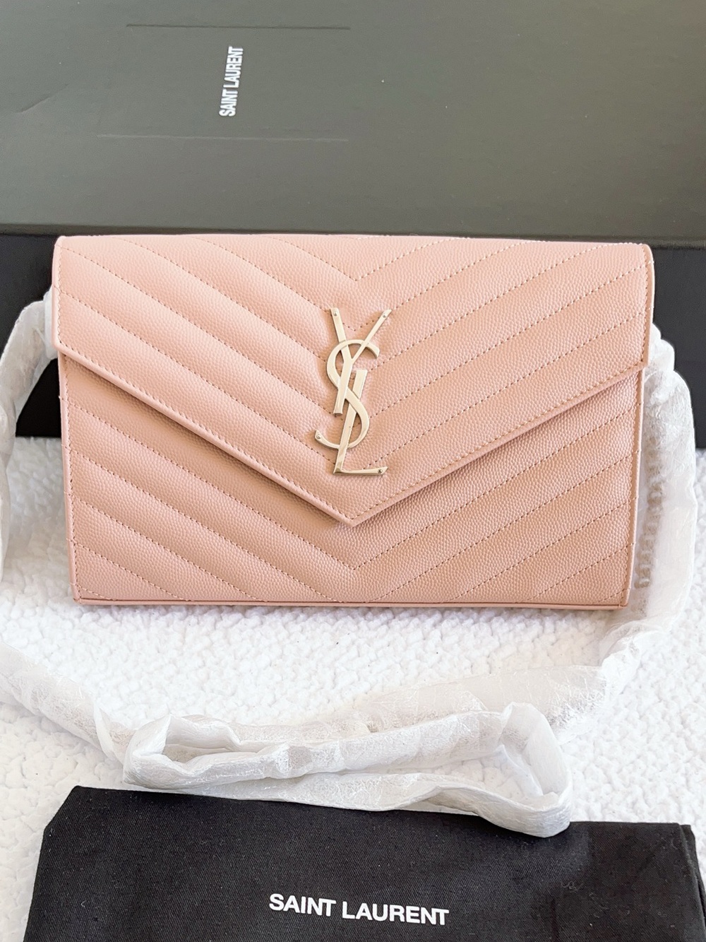 SAINT LAURENT YSL CASSANDRE MONOGRAM MATELASSÉ LEATHER ENVELOPE WALLET ON CHAIN